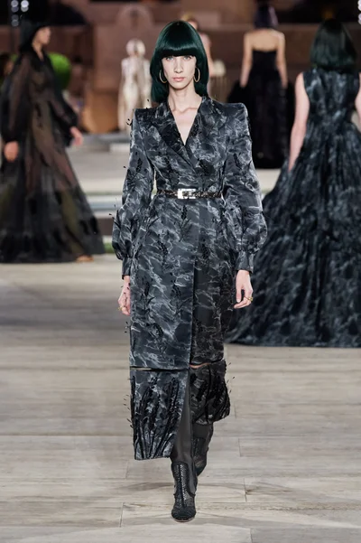 Look 32